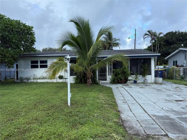 4641 SW 25th Ter, Dania Beach, FL 33312