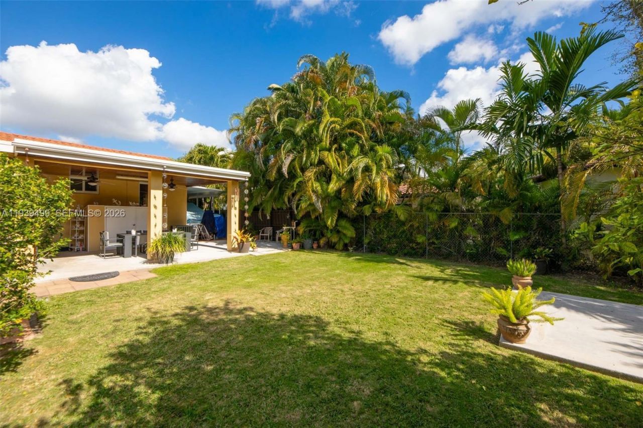 6120 SW 27th St, Miami, FL 33155 Photo