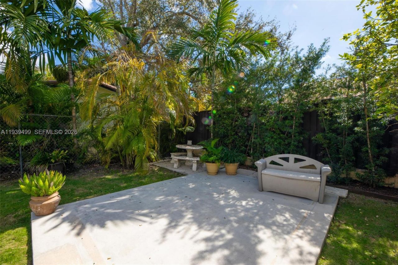 6120 SW 27th St, Miami, FL 33155 Photo