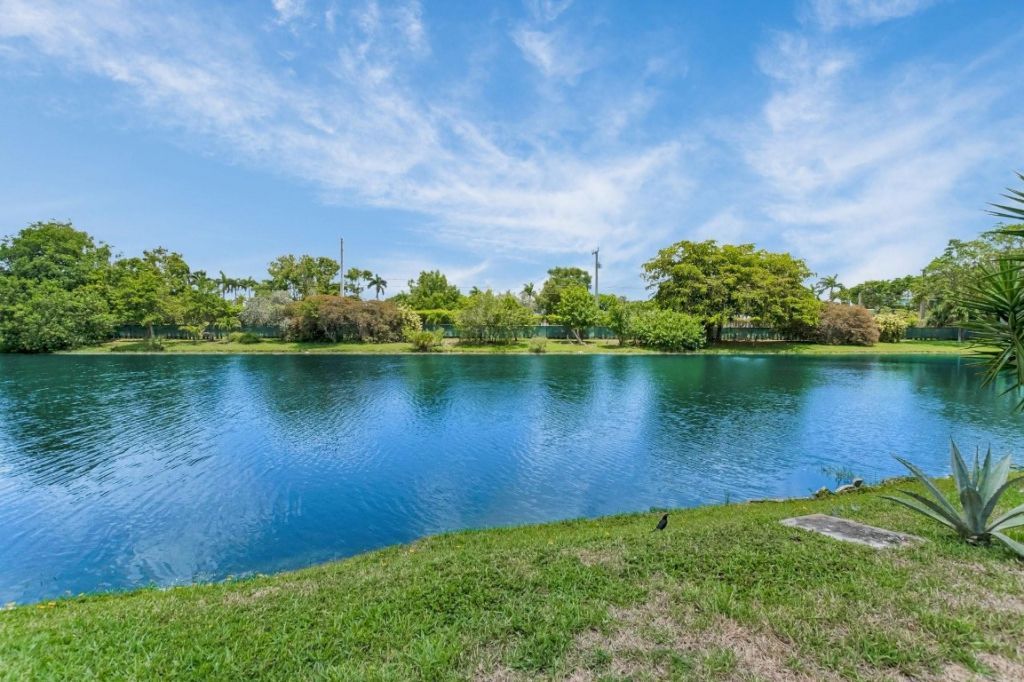 8829 Bella Vista Drive, Unit 282, Boca Raton, FL 33433 Photo