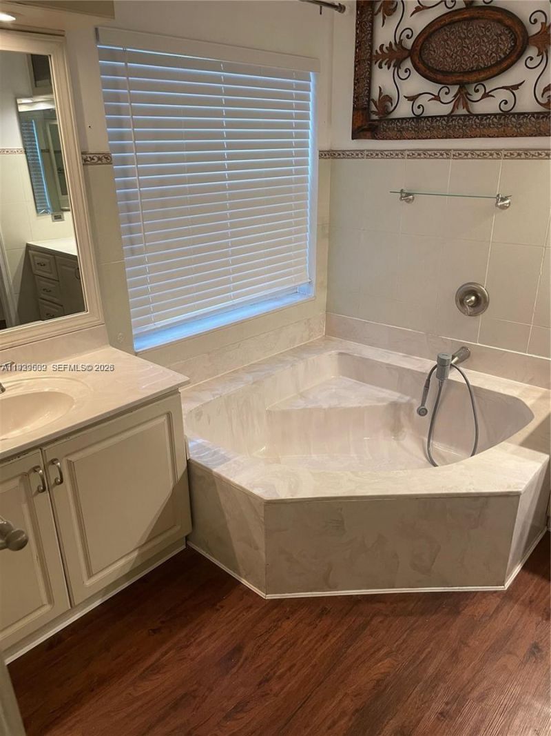 1552 NW 135th Ave , Pembroke Pines, FL 33028 Photo