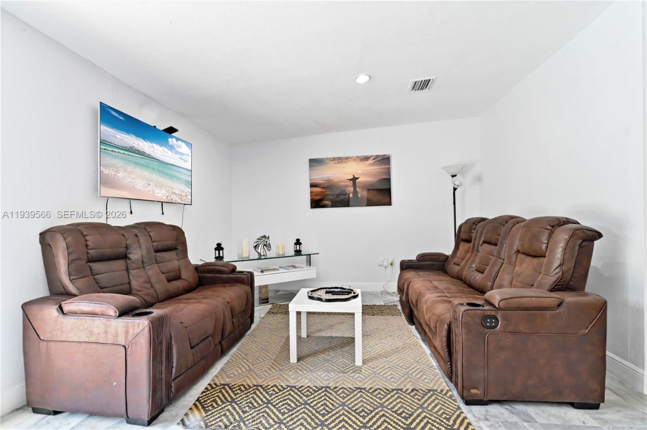 5841 SW 58th Ter, South Miami, FL 33143 Photo