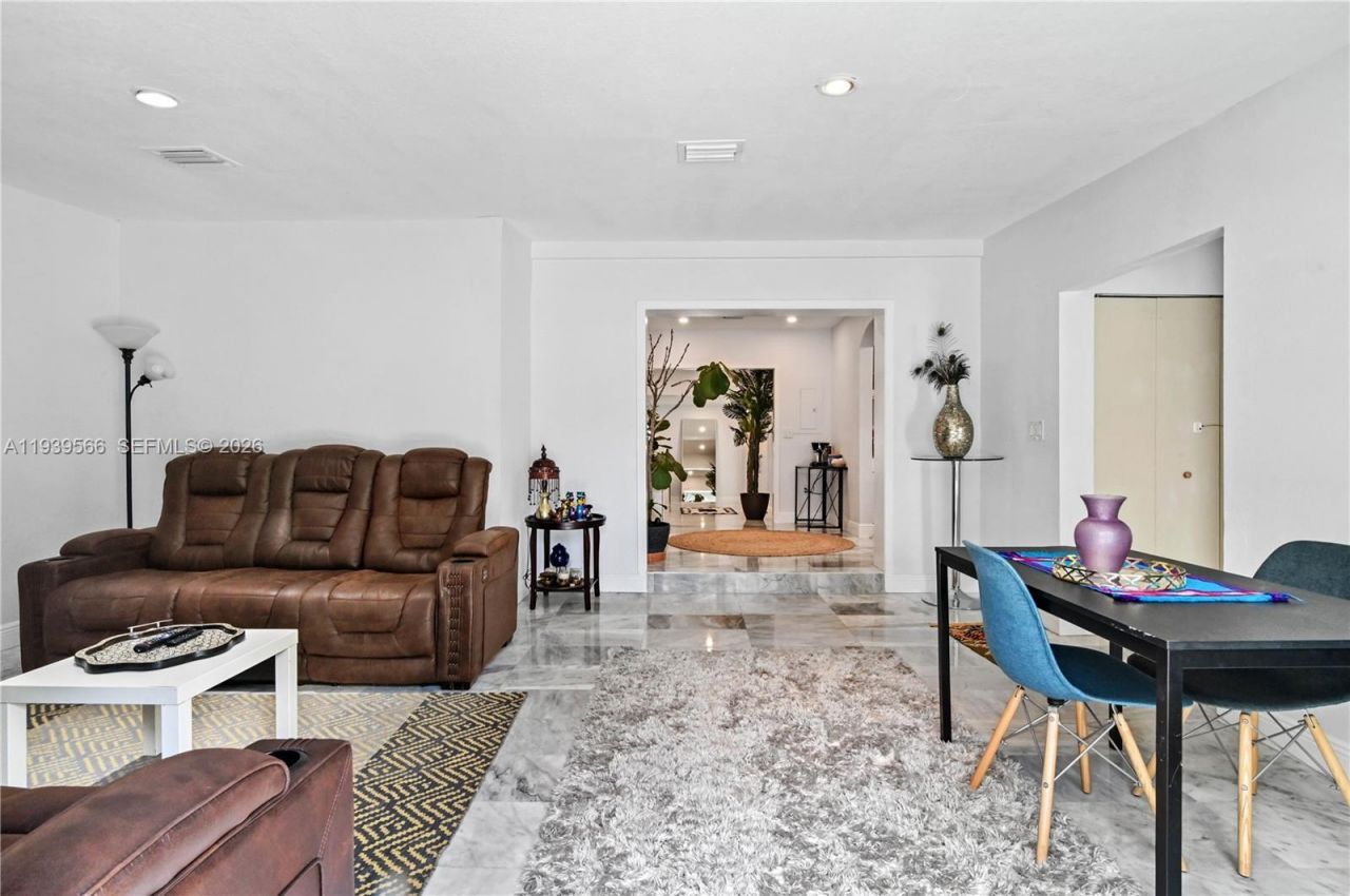 5841 SW 58th Ter, South Miami, FL 33143 Photo