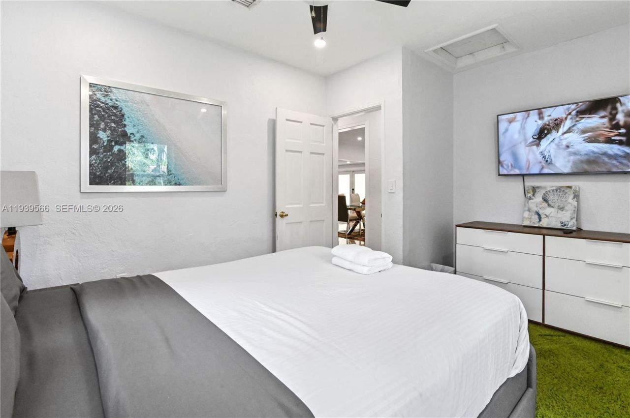 5841 SW 58th Ter, South Miami, FL 33143 Photo