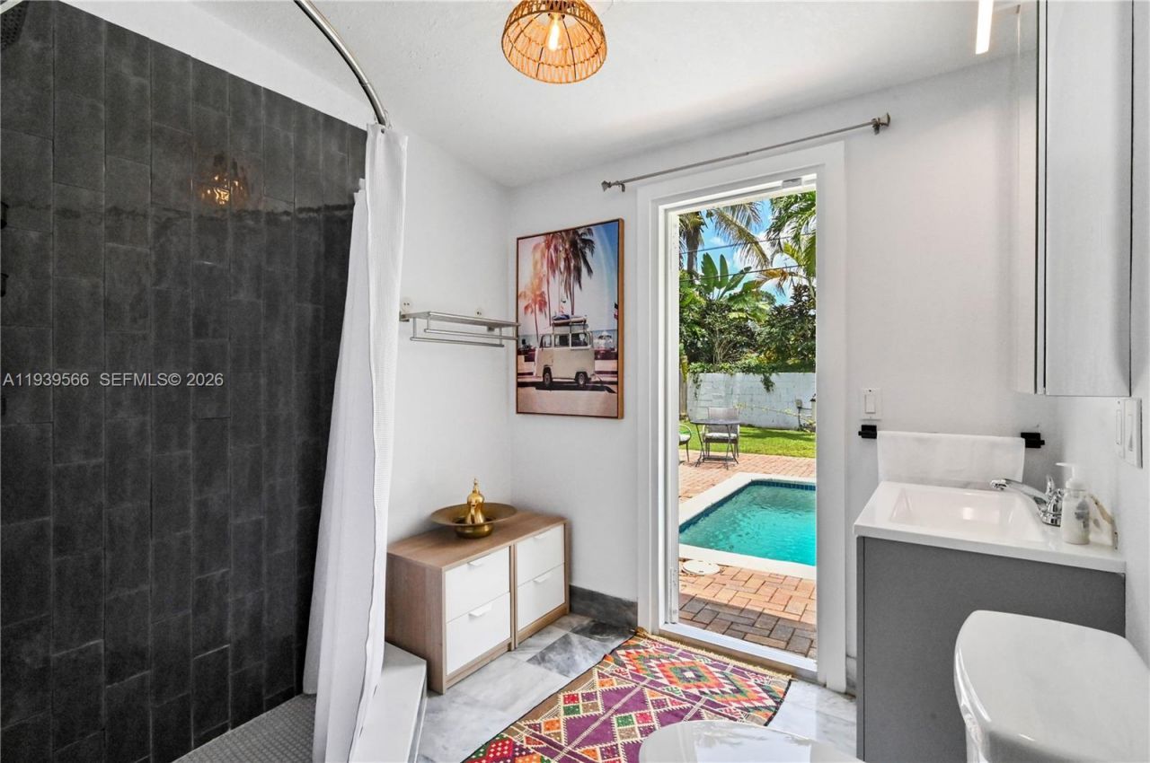 5841 SW 58th Ter, South Miami, FL 33143 Photo