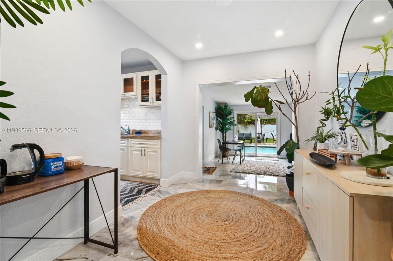 5841 SW 58th Ter, South Miami, FL 33143 Photo