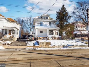 33 S WOODLAWN AVENUE, ALDAN, PA 19018