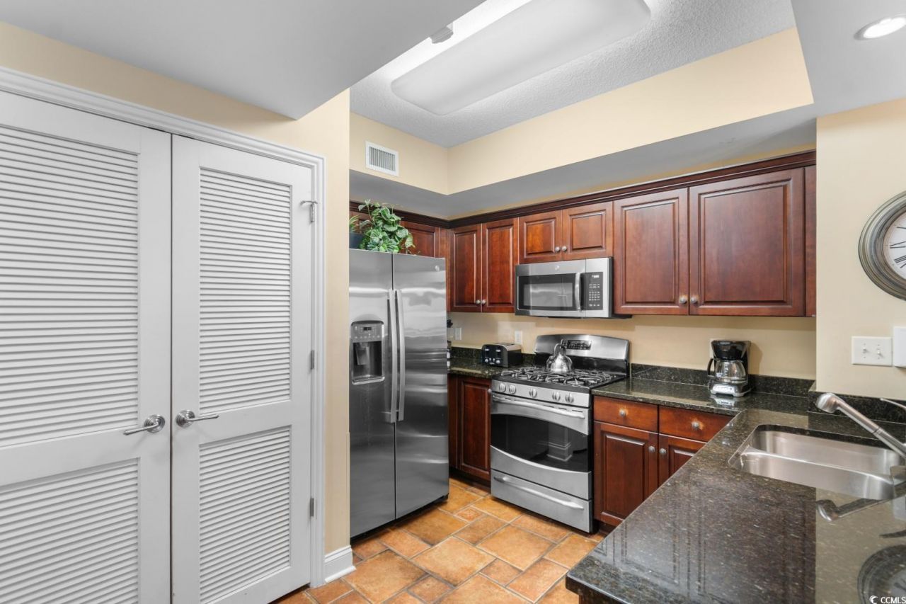 100 North Beach Blvd. Photo 4