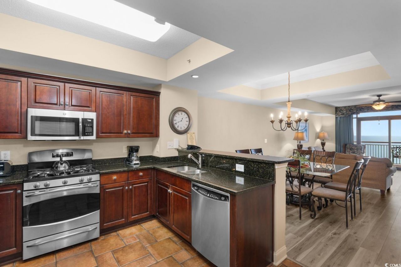 100 North Beach Blvd. Photo 6