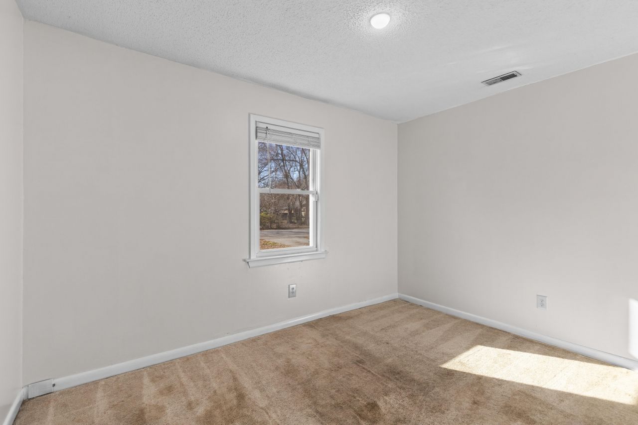 105 Belknap Road Photo 17