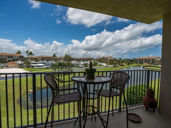 901 Seafarer Circle, Unit 306, Jupiter, FL 33477