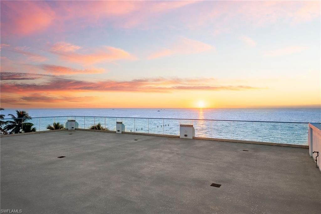 26 2nd Ave S, Naples, FL 34102 Photo