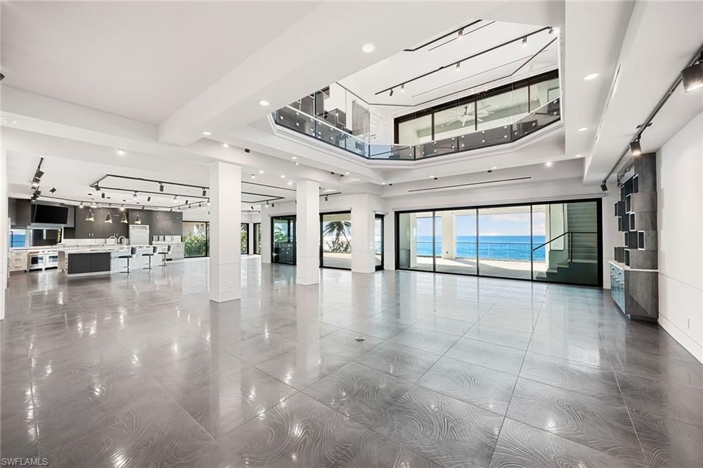 26 2nd Ave S, Naples, FL 34102 Photo