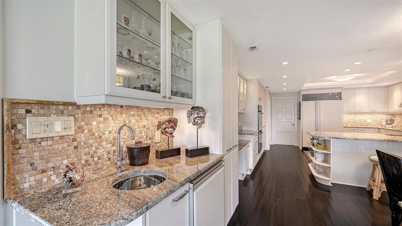 2550 Harbourside Drive, Unit 324, Longboat Key, FL 34228 Photo