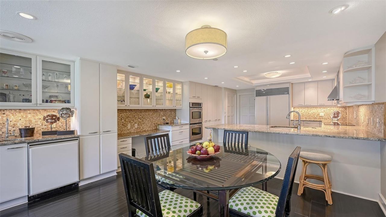 2550 Harbourside Drive, Unit 324, Longboat Key, FL 34228 Photo