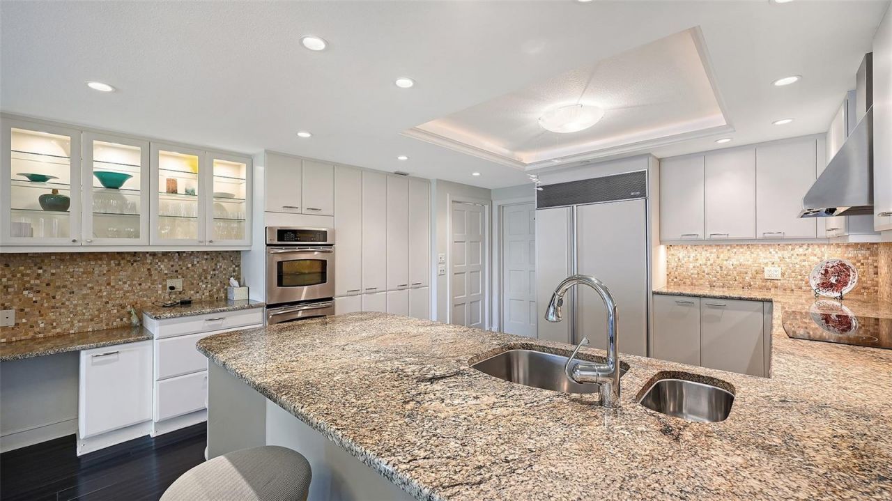 2550 Harbourside Drive, Unit 324, Longboat Key, FL 34228 Photo