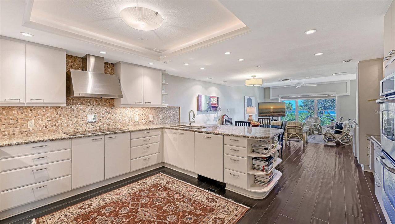 2550 Harbourside Drive, Unit 324, Longboat Key, FL 34228 Photo