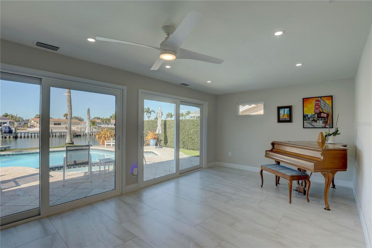 4401 43rd Street S, Saint Petersburg, FL 33711 Photo