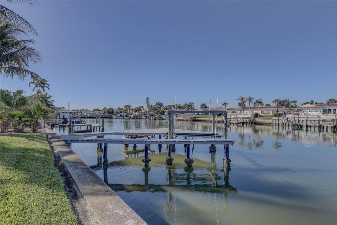 4401 43rd Street S, Saint Petersburg, FL 33711 Photo