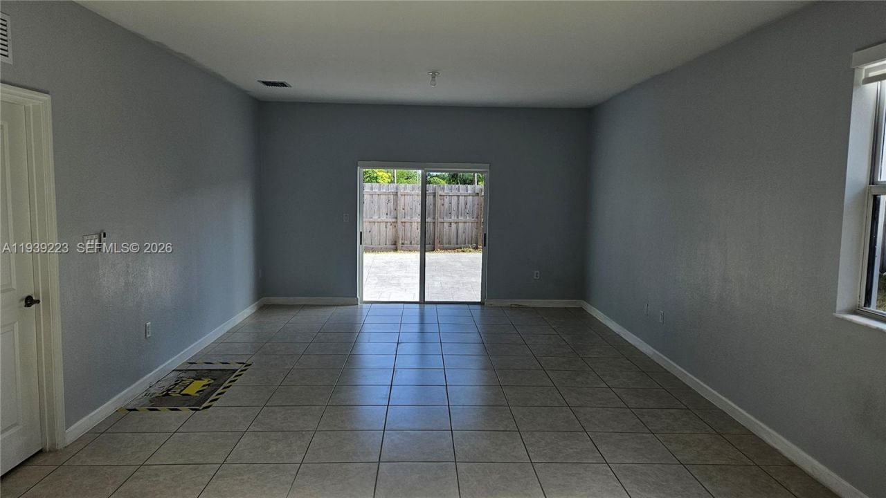 1433 SE 27th Ter, Homestead, FL 33035 Photo