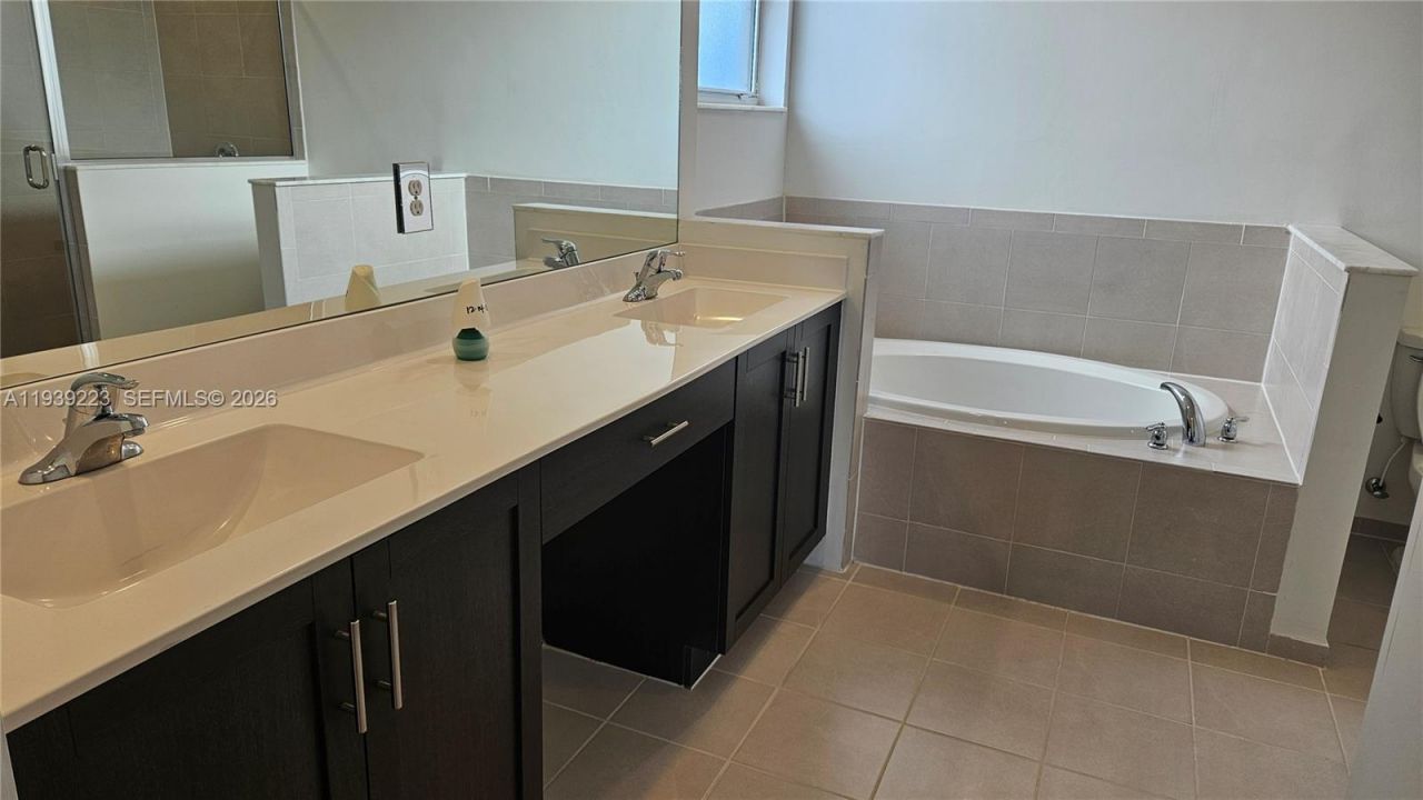 1433 SE 27th Ter, Homestead, FL 33035 Photo