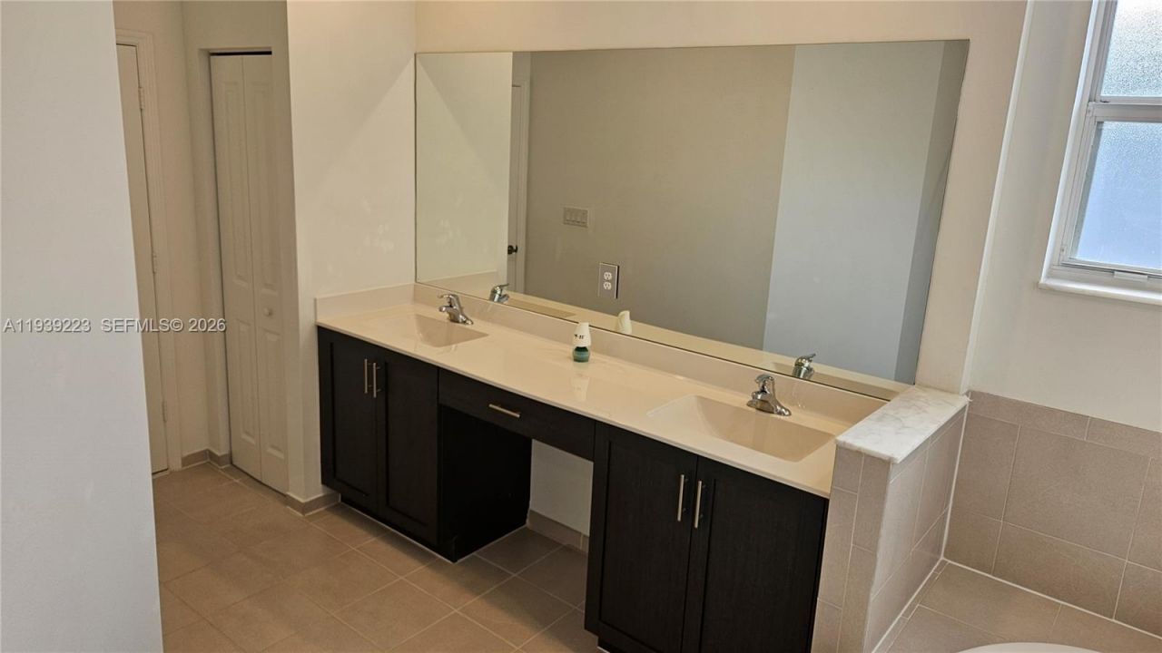 1433 SE 27th Ter, Homestead, FL 33035 Photo