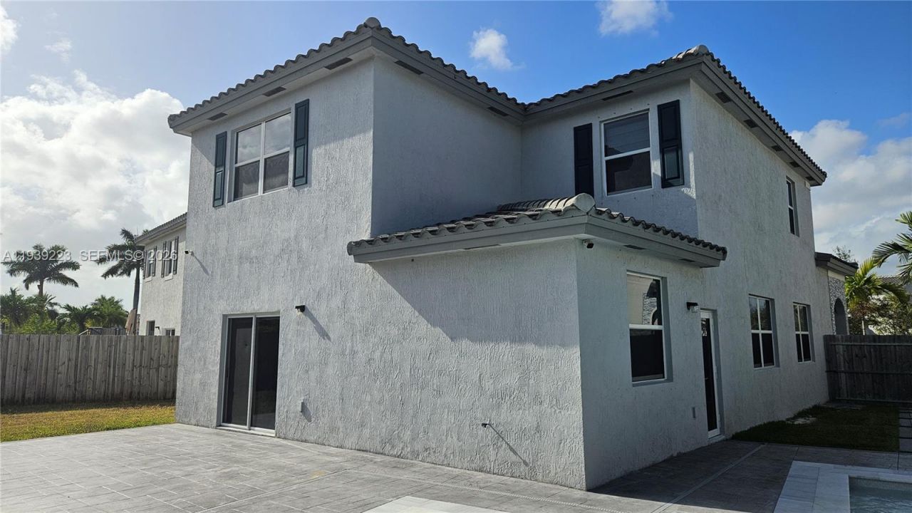 1433 SE 27th Ter, Homestead, FL 33035 Photo