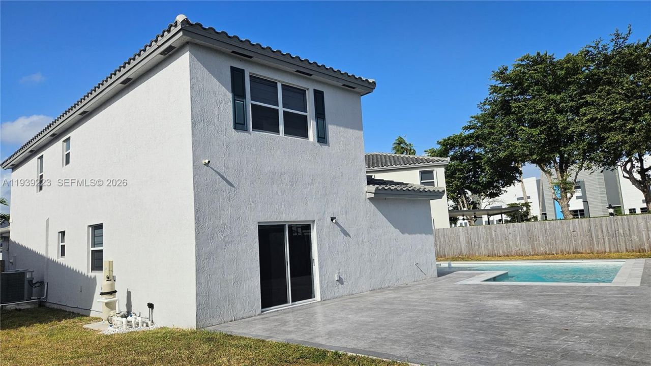 1433 SE 27th Ter, Homestead, FL 33035 Photo