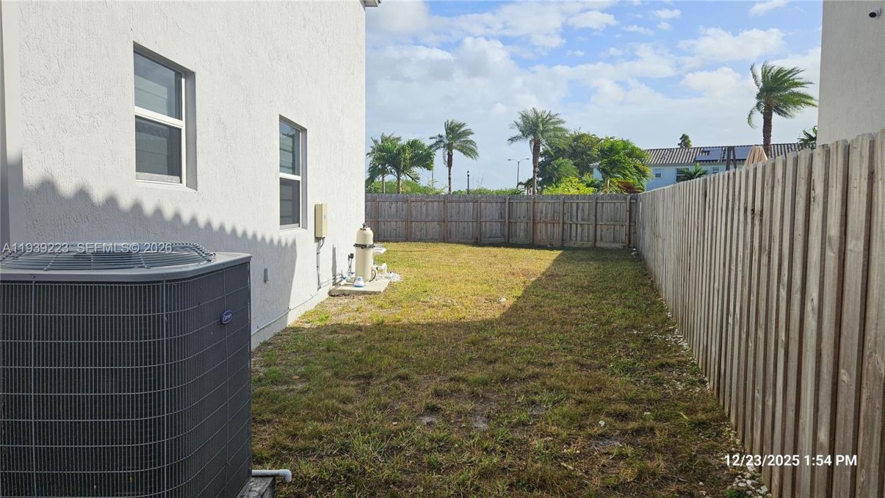 1433 SE 27th Ter, Homestead, FL 33035 Photo
