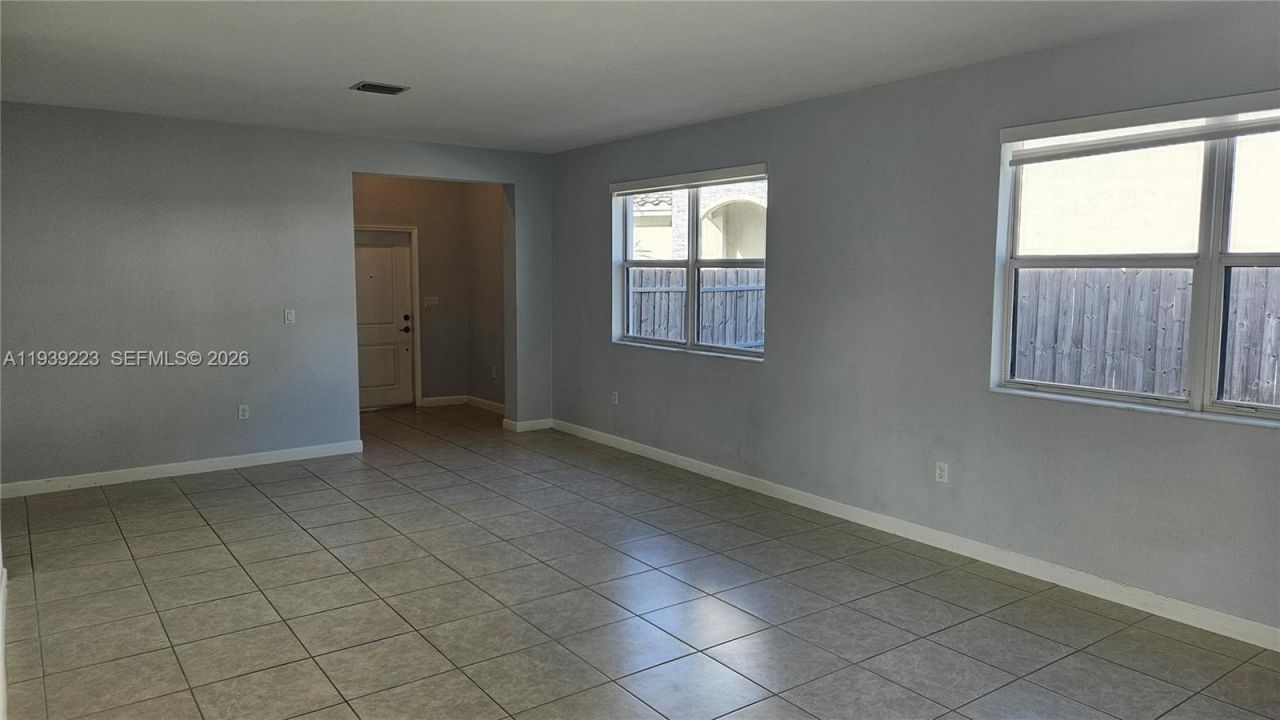 1433 SE 27th Ter, Homestead, FL 33035 Photo