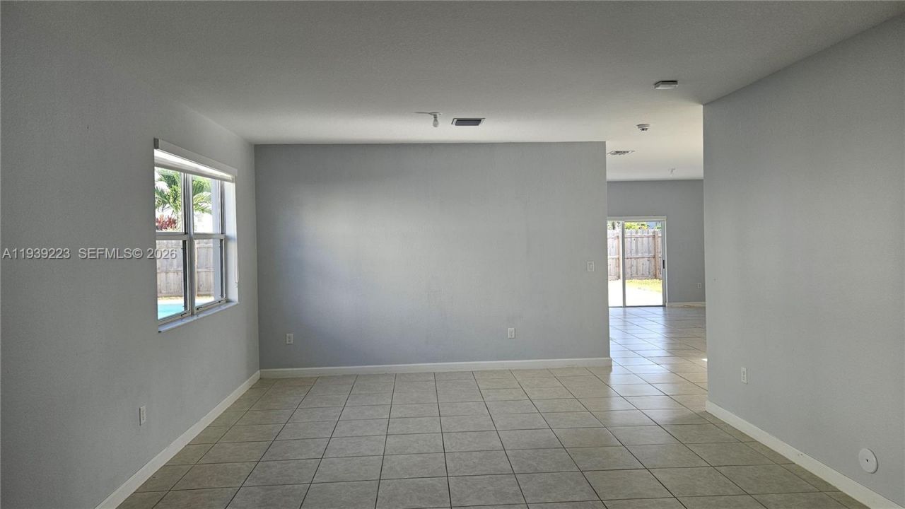 1433 SE 27th Ter, Homestead, FL 33035 Photo