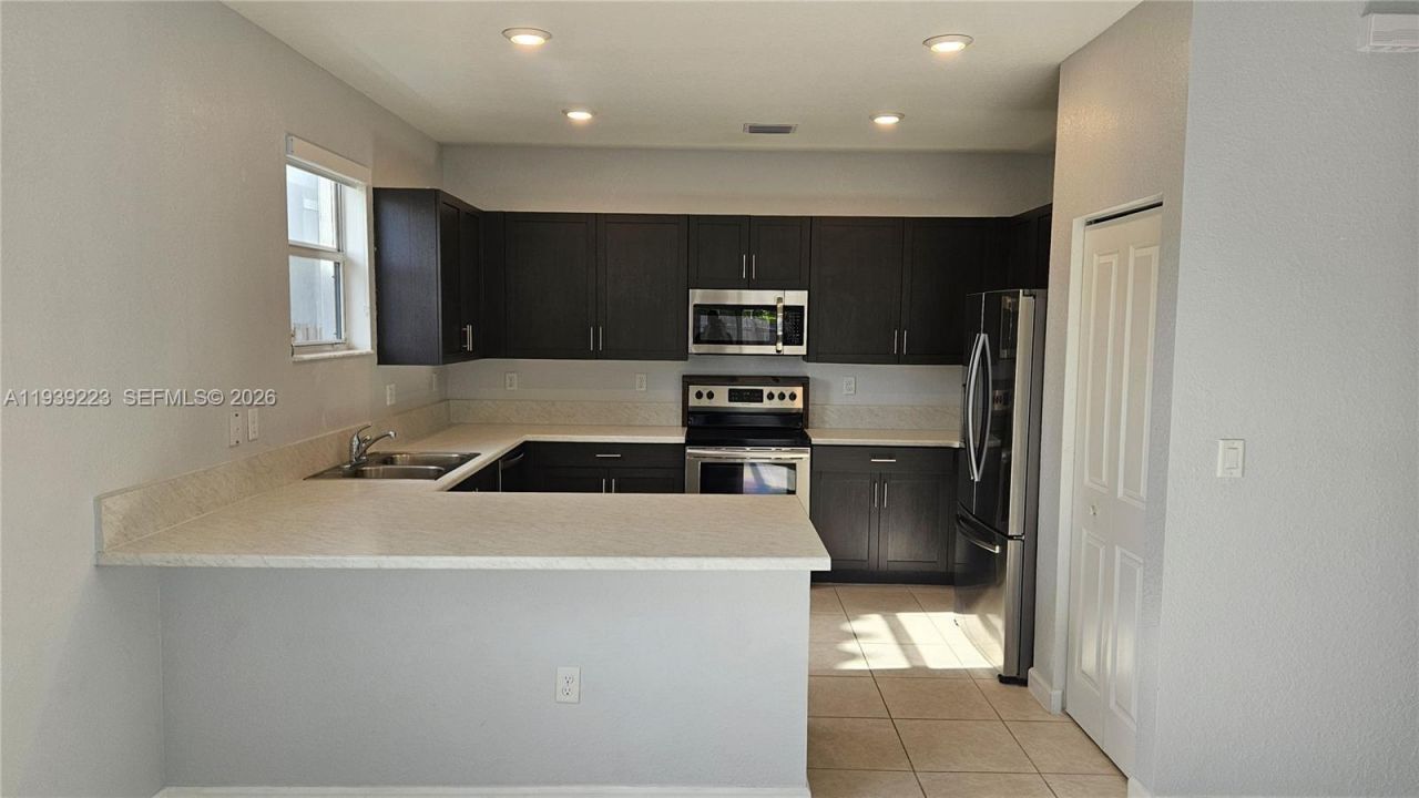 1433 SE 27th Ter, Homestead, FL 33035 Photo