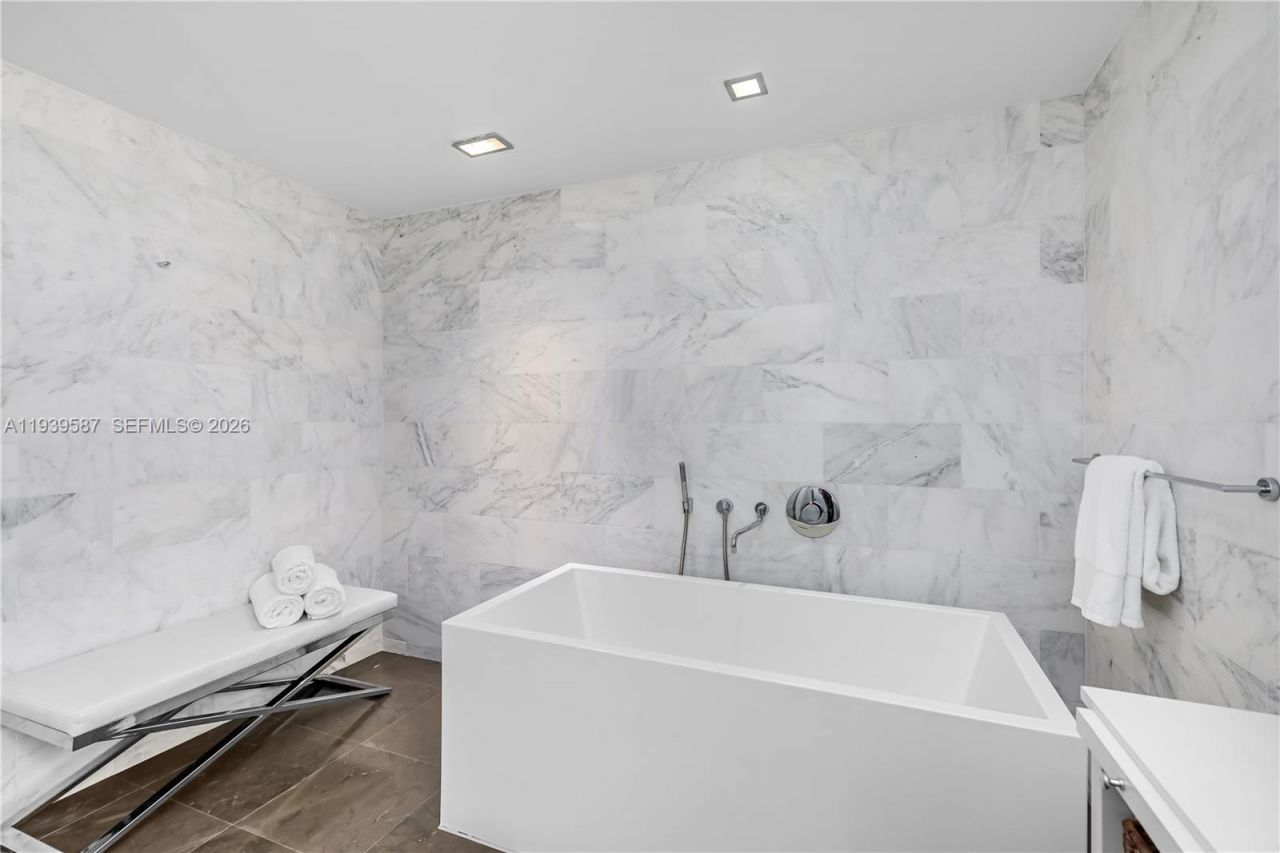 220 21st St , Unit 507, Miami Beach, FL 33139 Photo