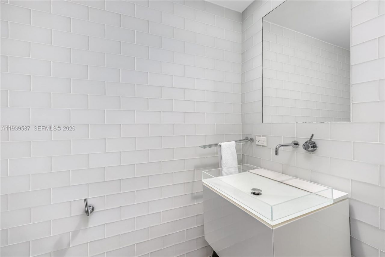 220 21st St , Unit 507, Miami Beach, FL 33139 Photo