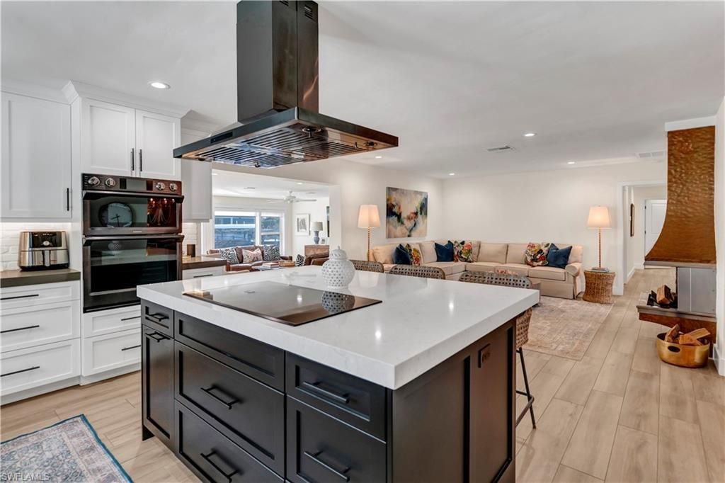 976 N Town And River Dr, Fort Myers, FL 33919 Photo