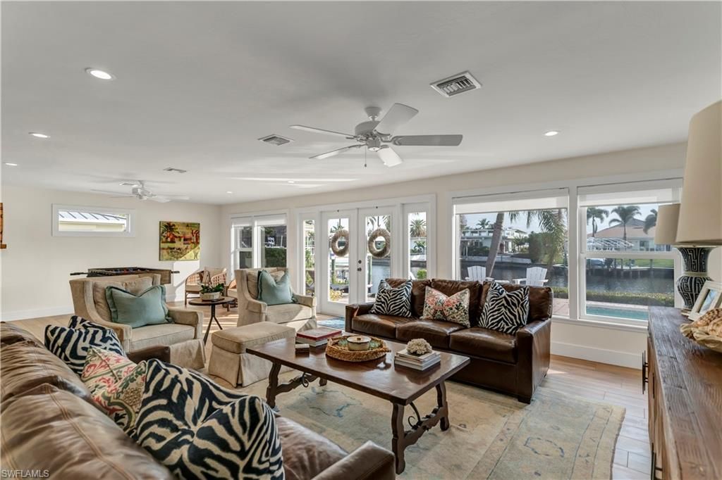 976 N Town And River Dr, Fort Myers, FL 33919 Photo