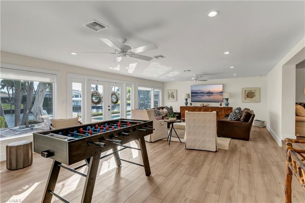 976 N Town And River Dr, Fort Myers, FL 33919 Photo