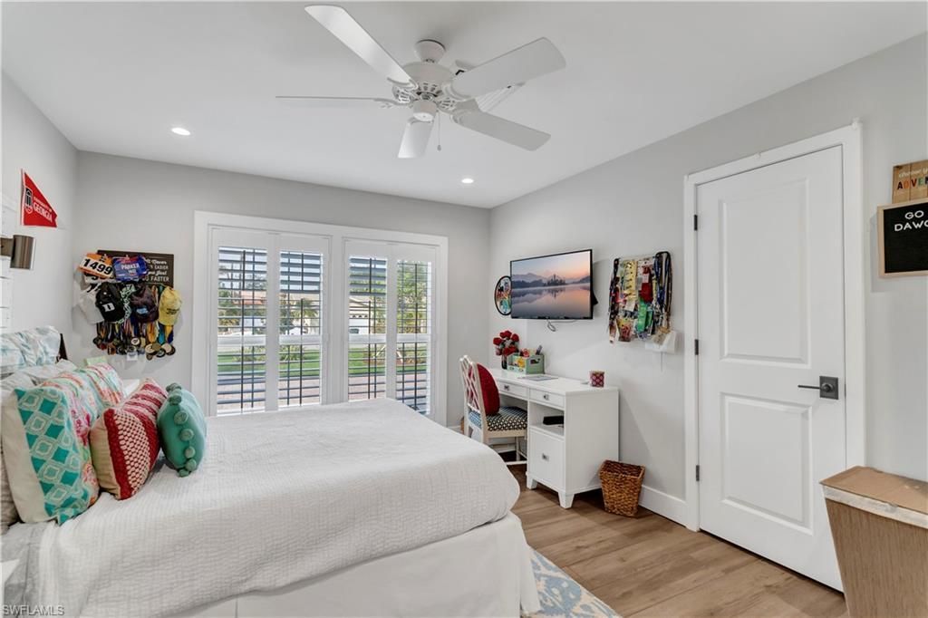 976 N Town And River Dr, Fort Myers, FL 33919 Photo