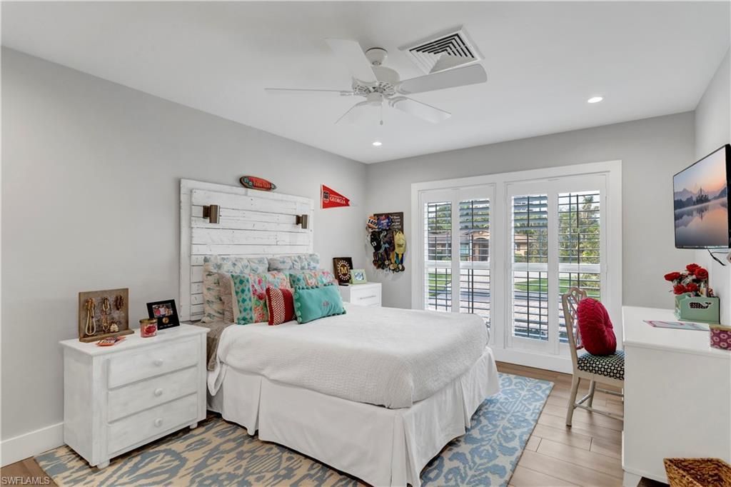 976 N Town And River Dr, Fort Myers, FL 33919 Photo