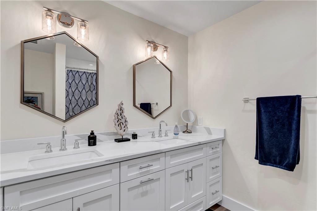 976 N Town And River Dr, Fort Myers, FL 33919 Photo