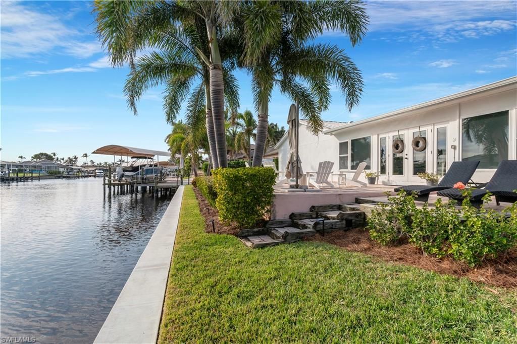 976 N Town And River Dr, Fort Myers, FL 33919 Photo