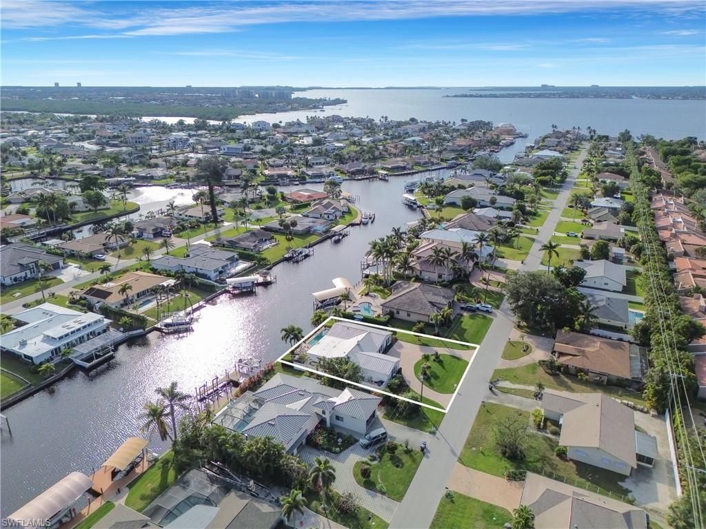 976 N Town And River Dr, Fort Myers, FL 33919 Photo
