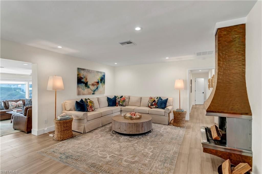 976 N Town And River Dr, Fort Myers, FL 33919 Photo