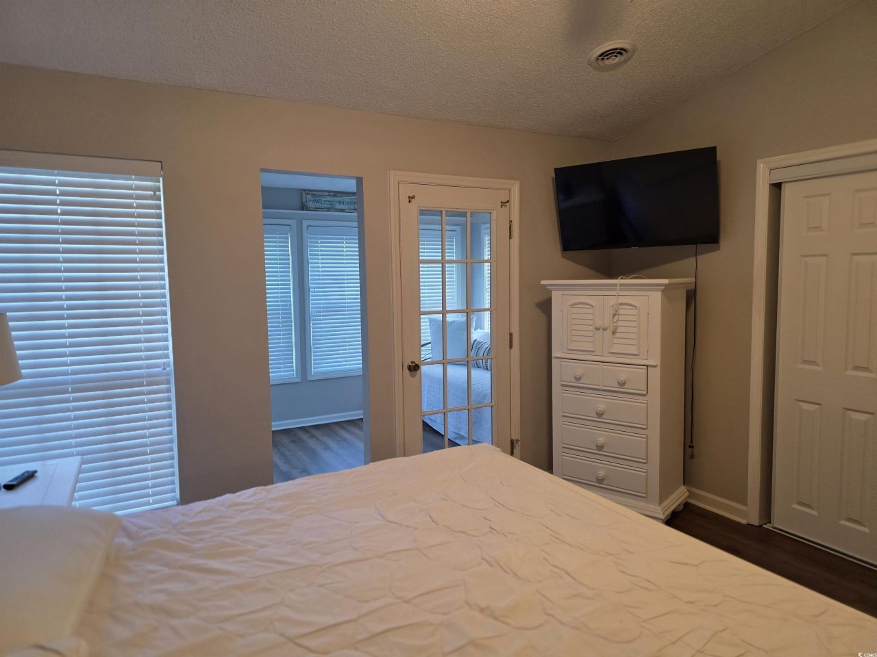 1637 Club Circle River Club Photo 15