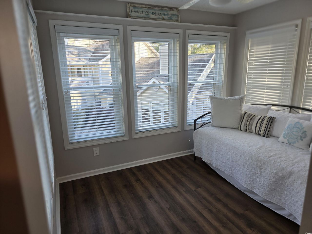 1637 Club Circle River Club Photo 16