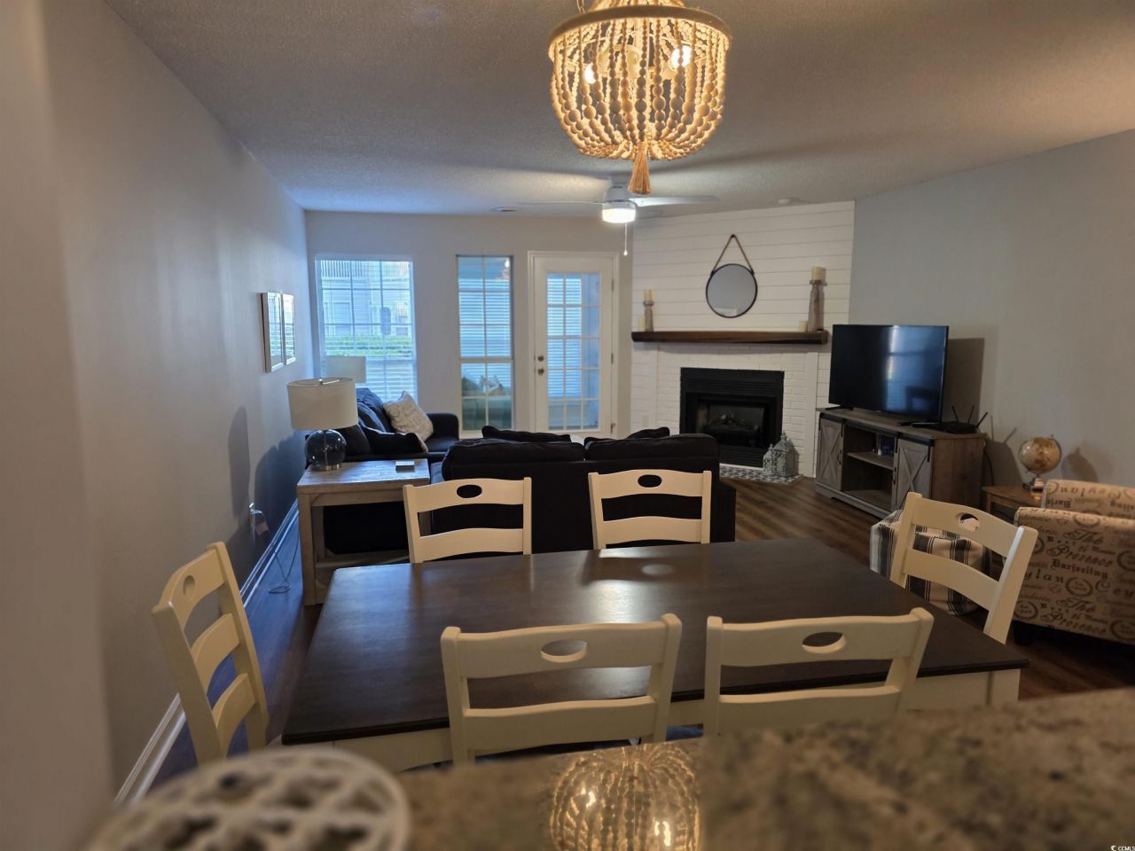 1637 Club Circle River Club Photo 4