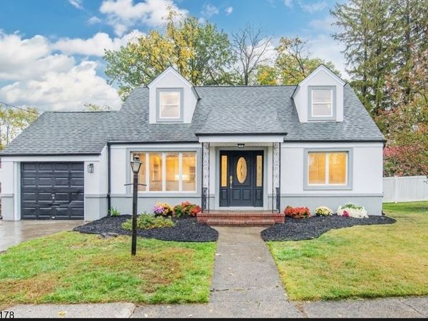 23 Liberty St, Saddle Brook, NJ 07663