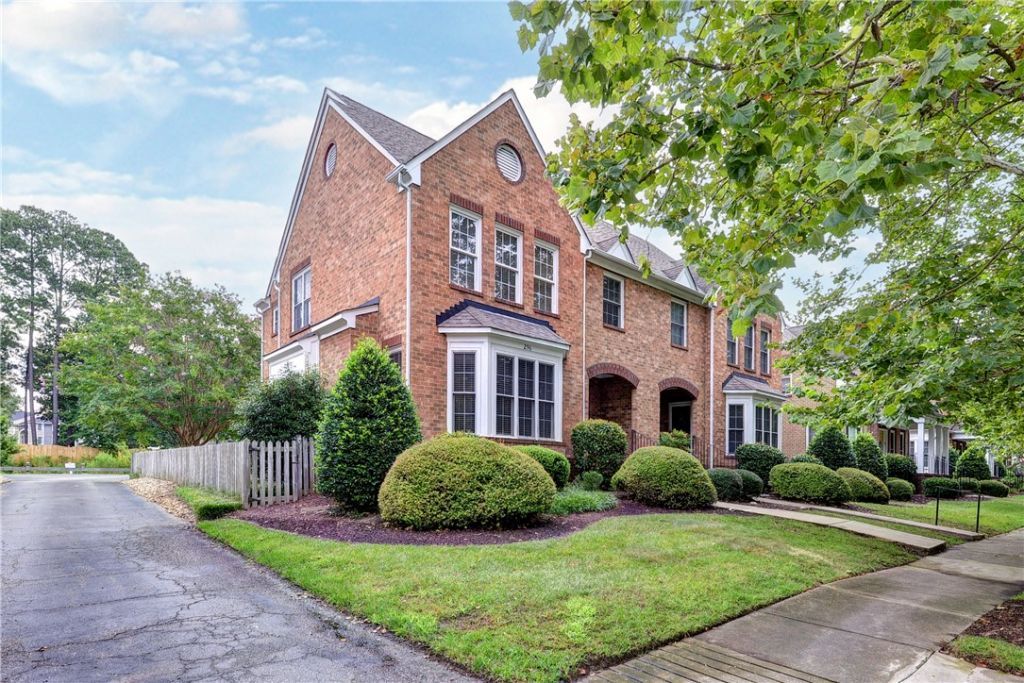 296 Walt Whitman Avenue, Newport News, VA 23606 Main Photo