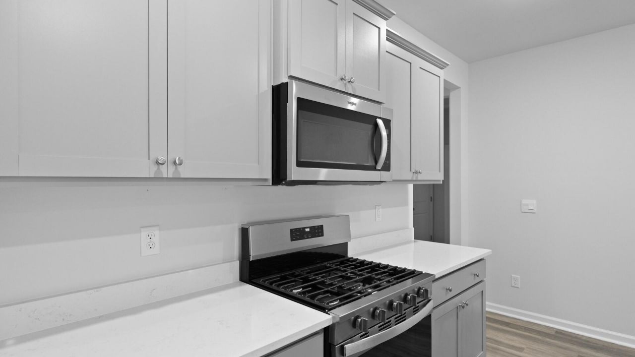 815 Crocus Street Photo 16