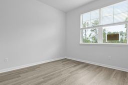 815 Crocus Street photo 4